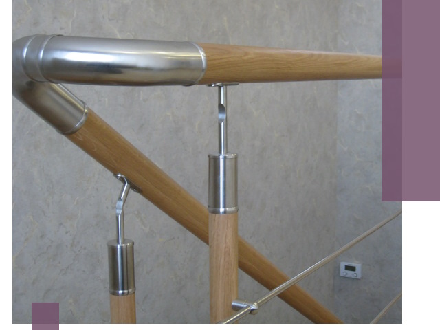 Комбинированные перила на заказ в Керчи — монтаж и производство