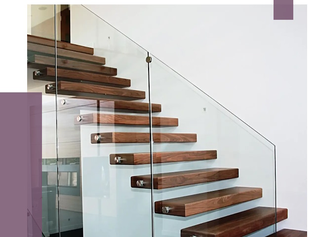 Стеклянные перила для лестницы в Керчи от 14807 руб.