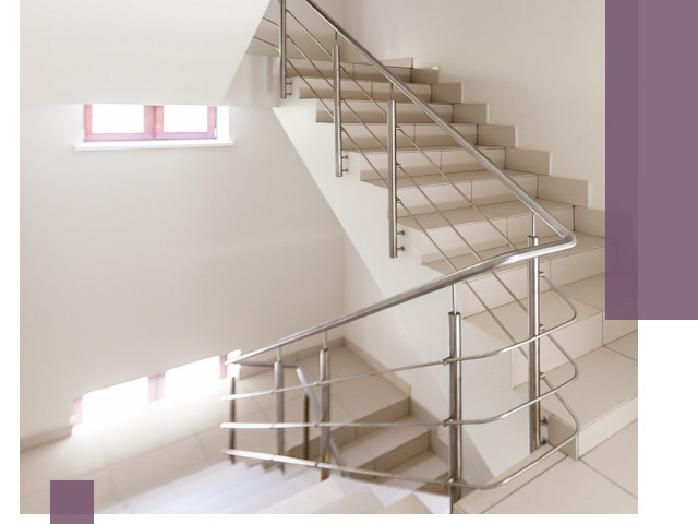 Установка и замена перил в подъезде в Керчи