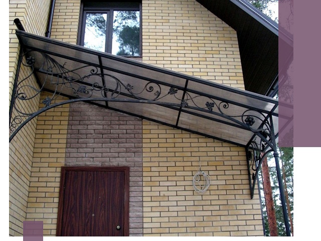 Односкатные козырьки из металла под ключ в Керчи