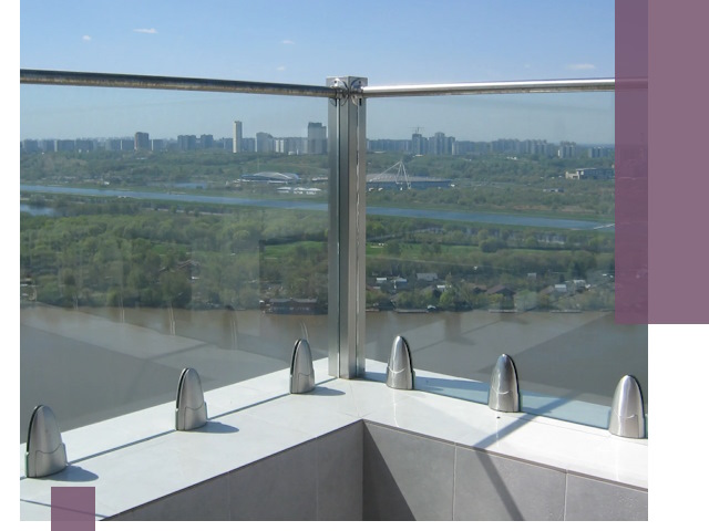 Стеклянные парапеты премиум класса в Керчи для домов и бизнесов