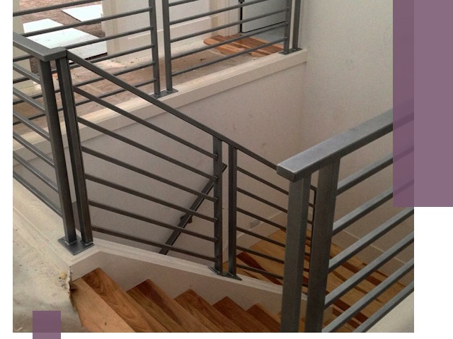 Изготовление поручней из металла и дерева в Керчи